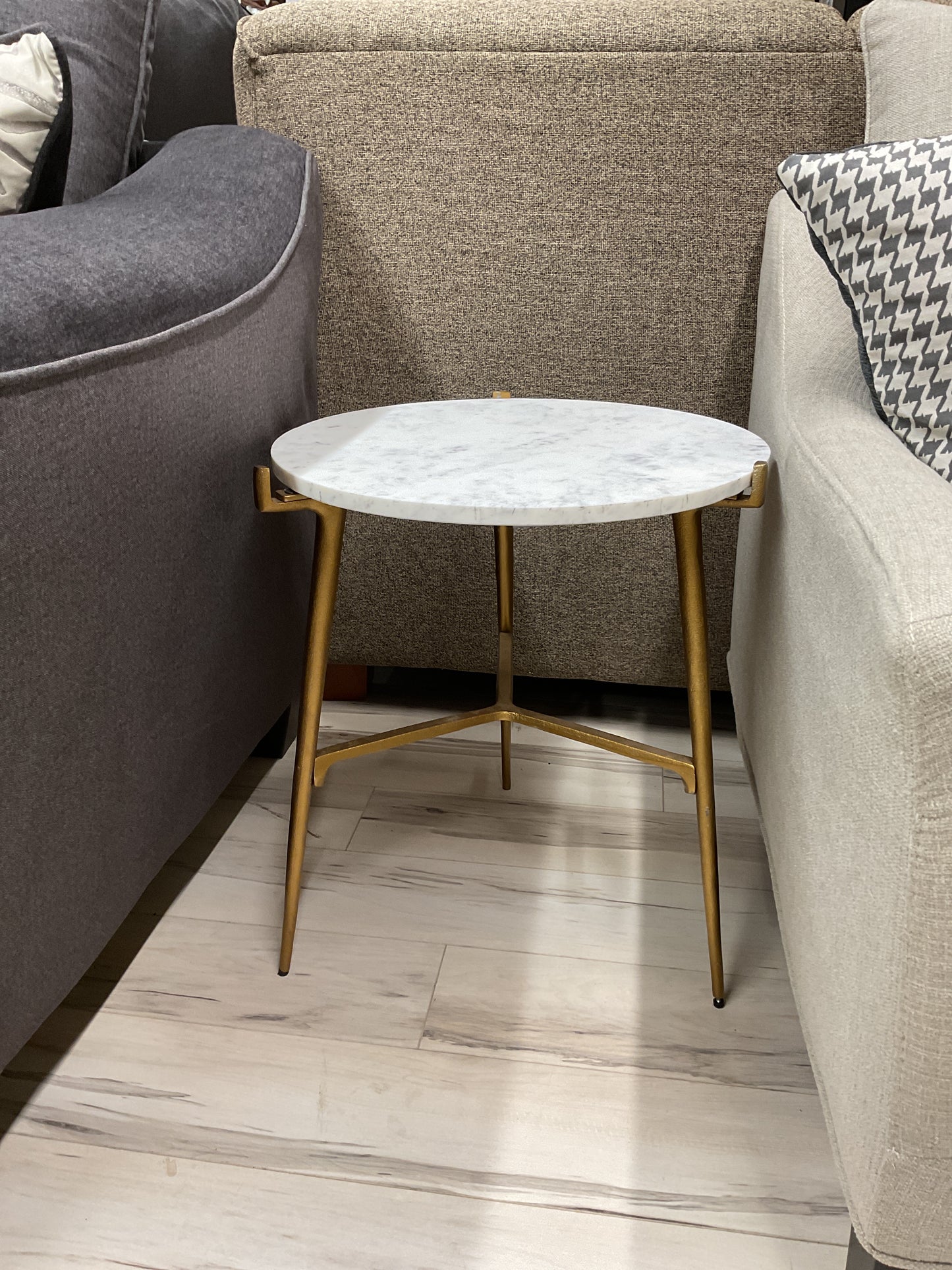 A4000004 ACCENT TABLE-A4000004