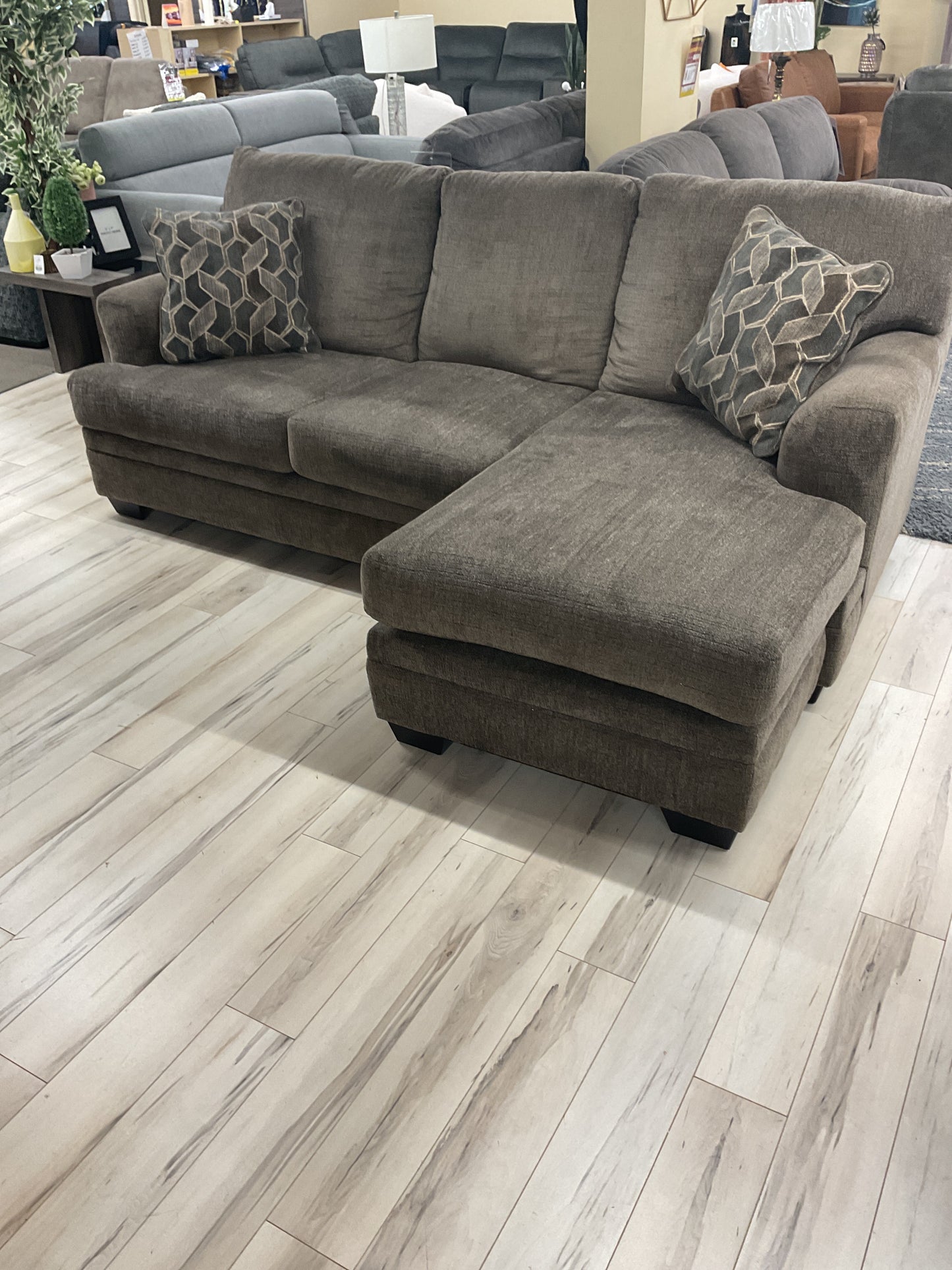sofa chaise nutmeg