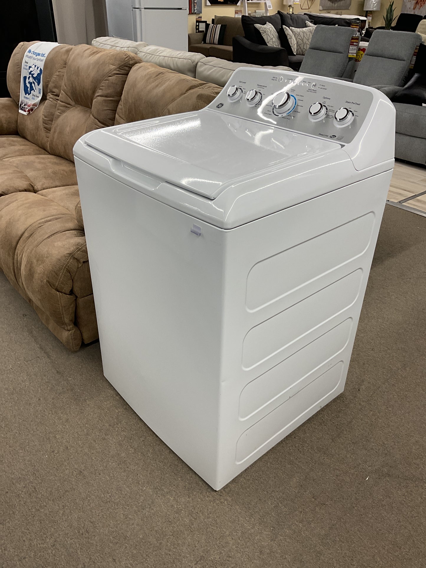 Laveuse à chargement par le haut GE de 4,9 pi³ avec cycle SaniFresh, blanche - GTW490BMRWS