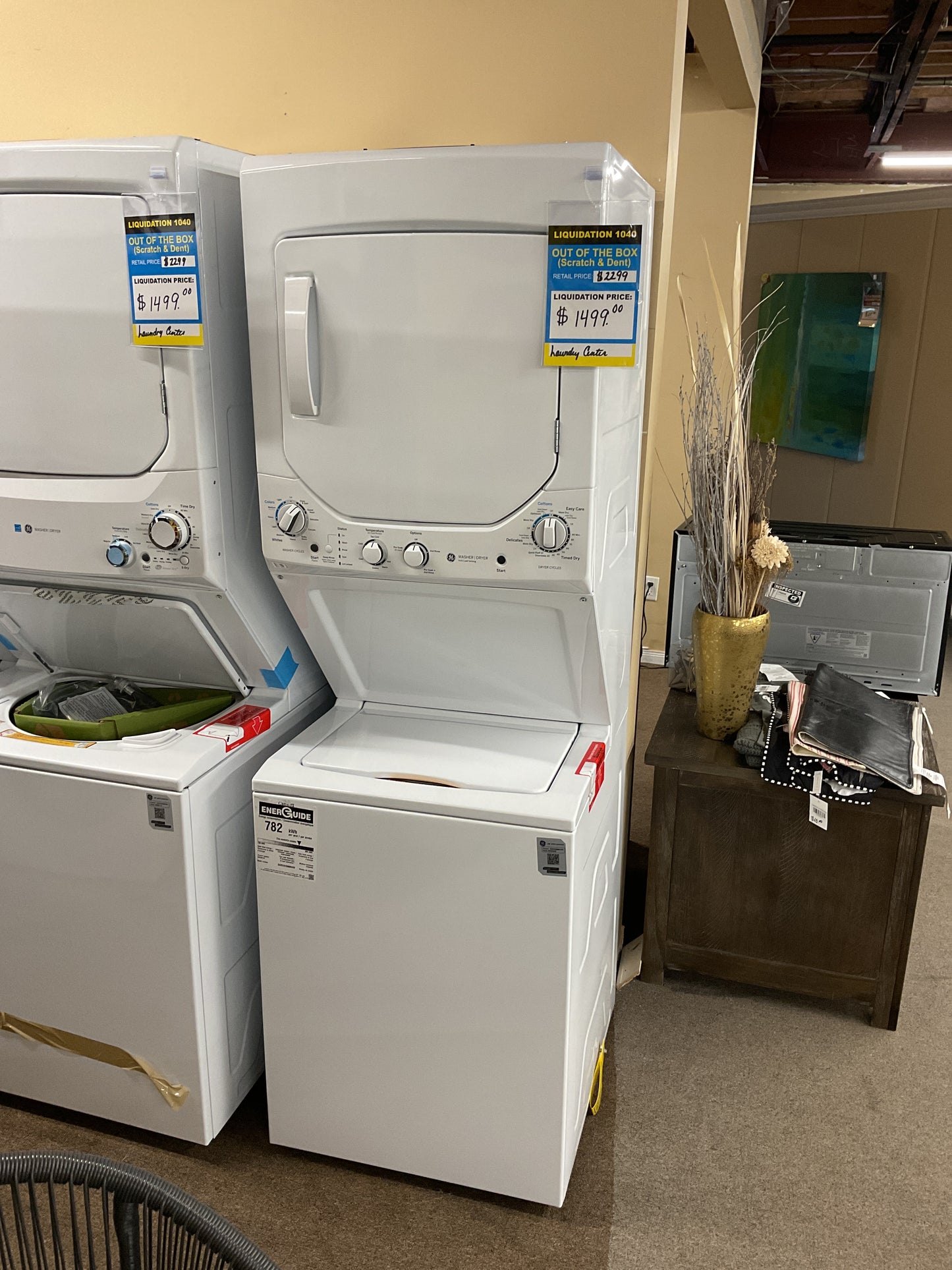 GE 24" Unitized Spacemaker Washer and Electric Dryer White - GUD24ESMMWW