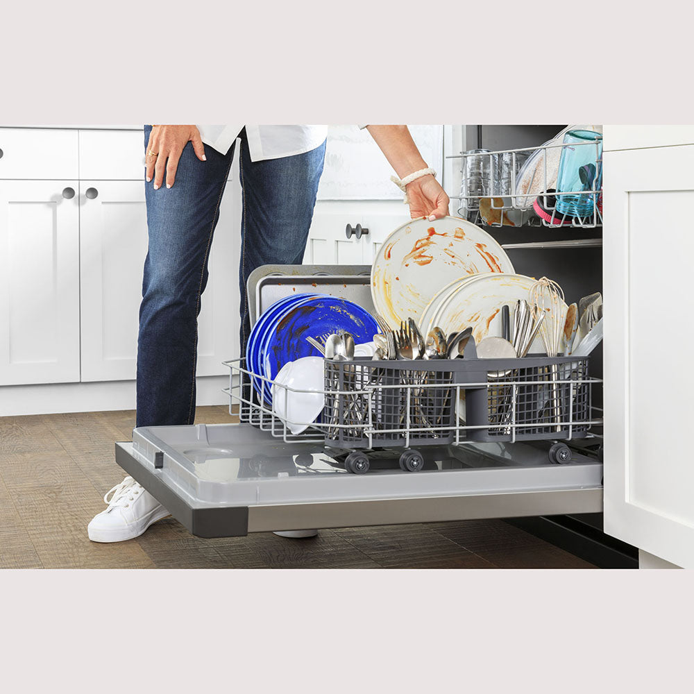 DISHWASHER-24-INCH-STAINLESS-STEEL-GDF511PSRSS-GE-IN-USE2.jpg