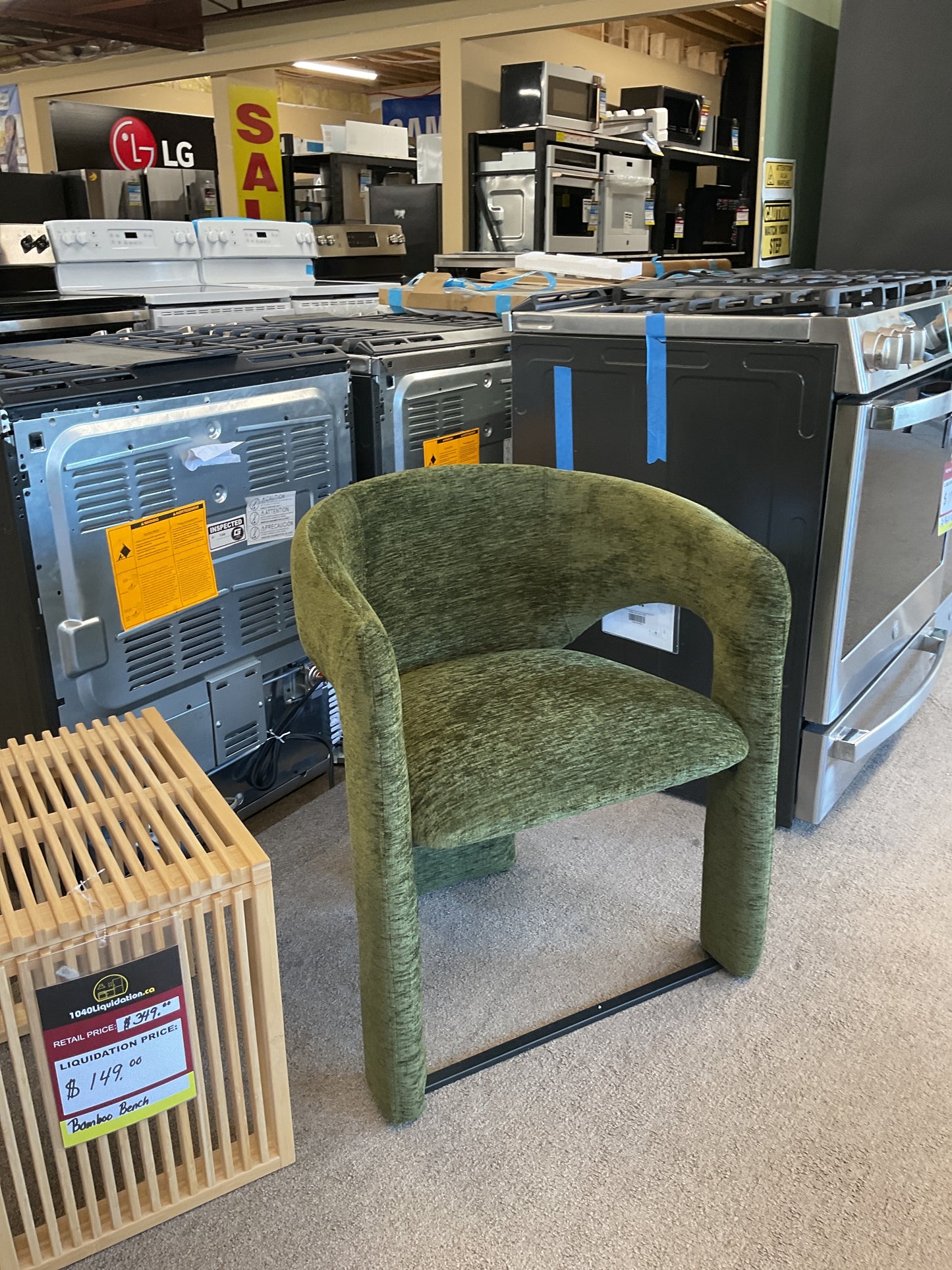 Modern Chenille Upholstered Dining Chair With Curved Back & Sloped Seat