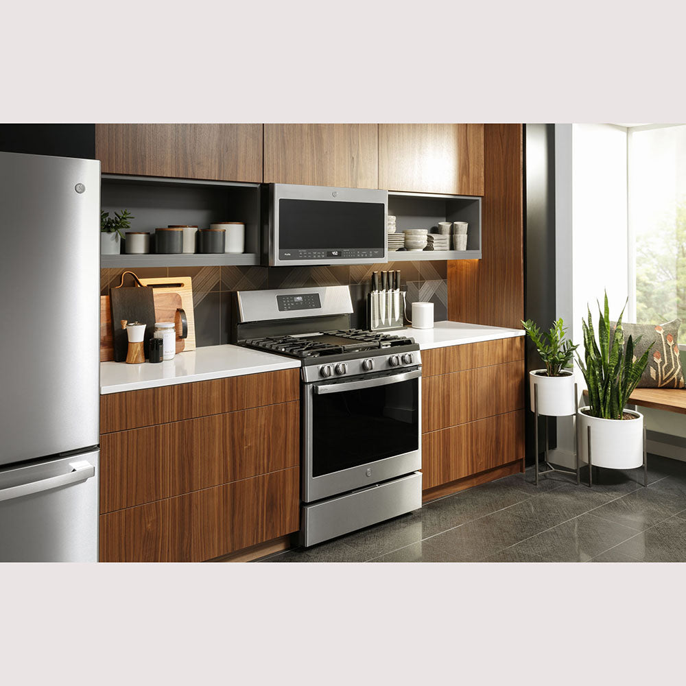 RANGES-30IN-STAINLESS-STEEL-PCGB935YPFS-GE-PROFILE-LIFESTYLE2.jpg