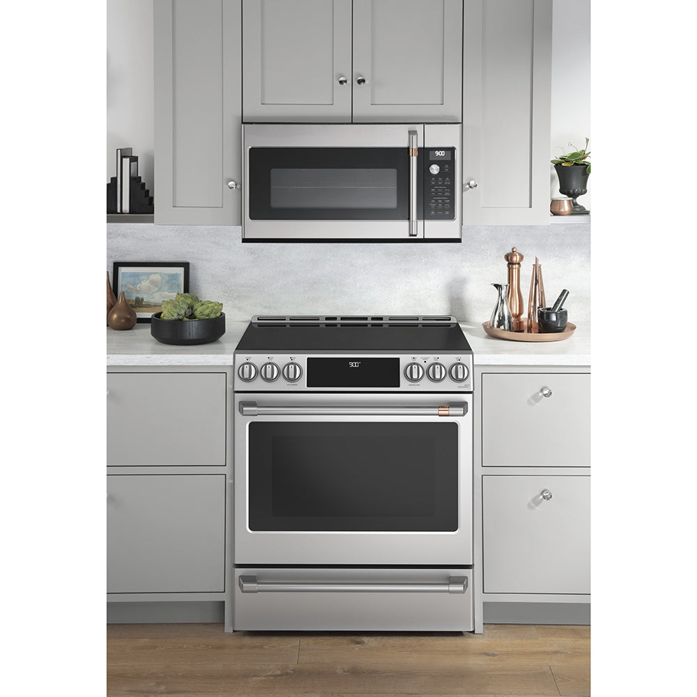 RANGES-30INCH-STAINLESS-STEEL-CCHS900P2MS1-CAFE-LIFESTYLE1.jpg