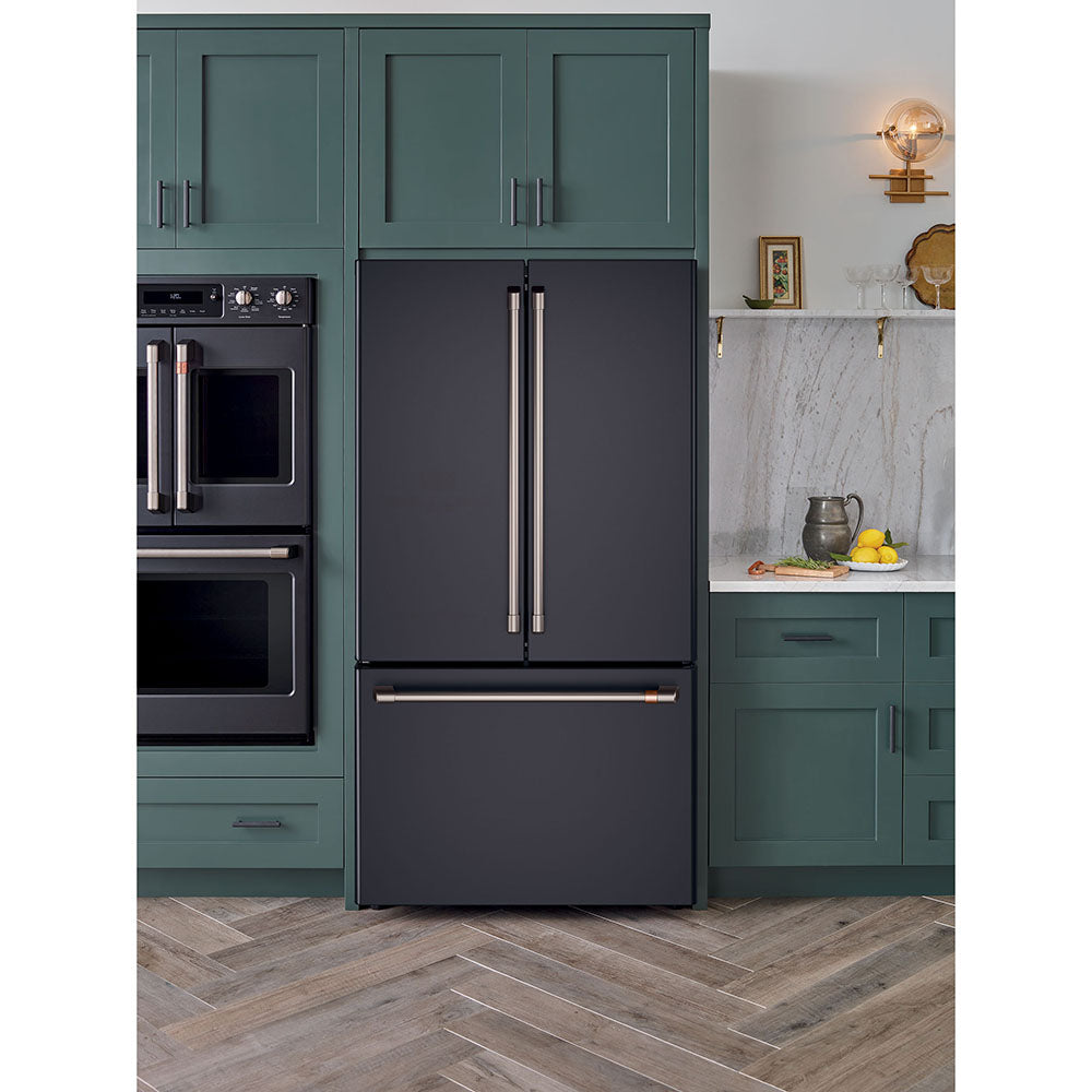 REFRIGERATOR-231CUFT-MATTE-BLACK-CWE23SP2MD1-CAFE-LIFESTYLE.jpg