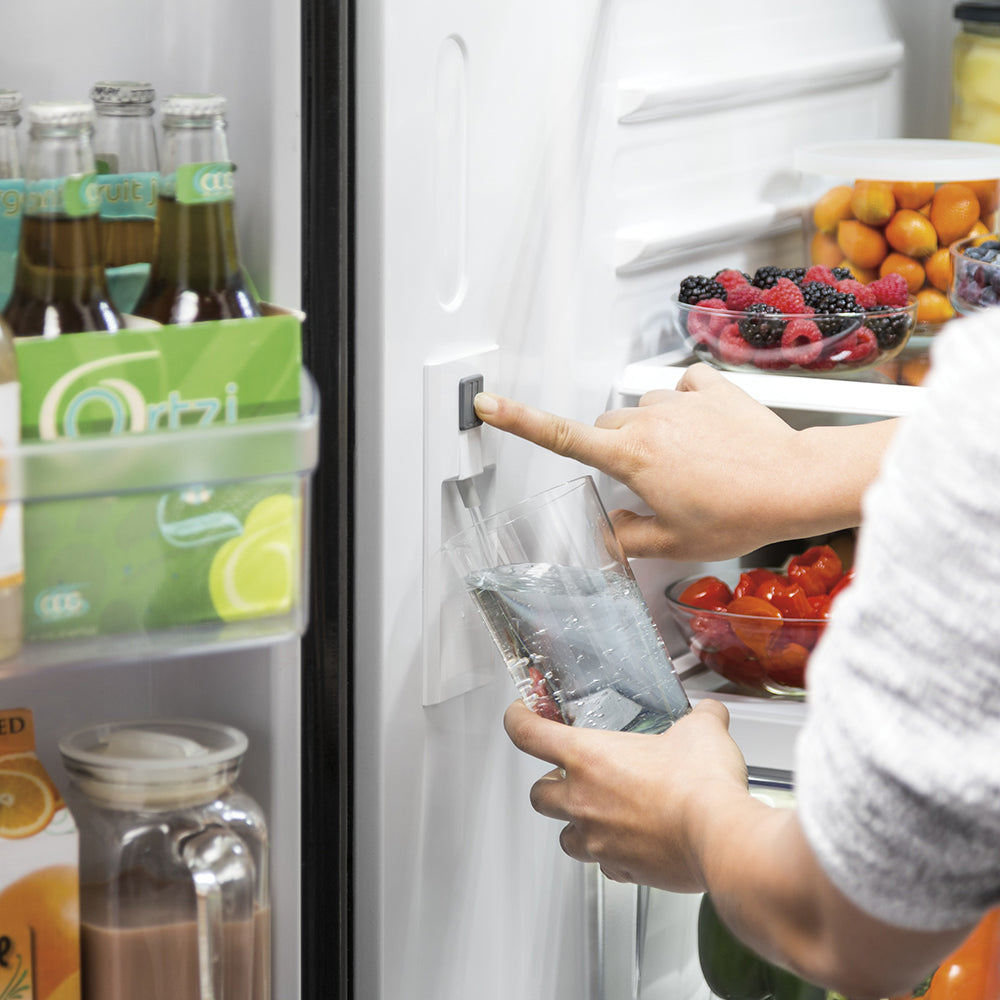 REFRIGERATOR-27CUFT-STAINLESS-STEEL-GNE27JYMFS-INTERNAL-WATER.jpg