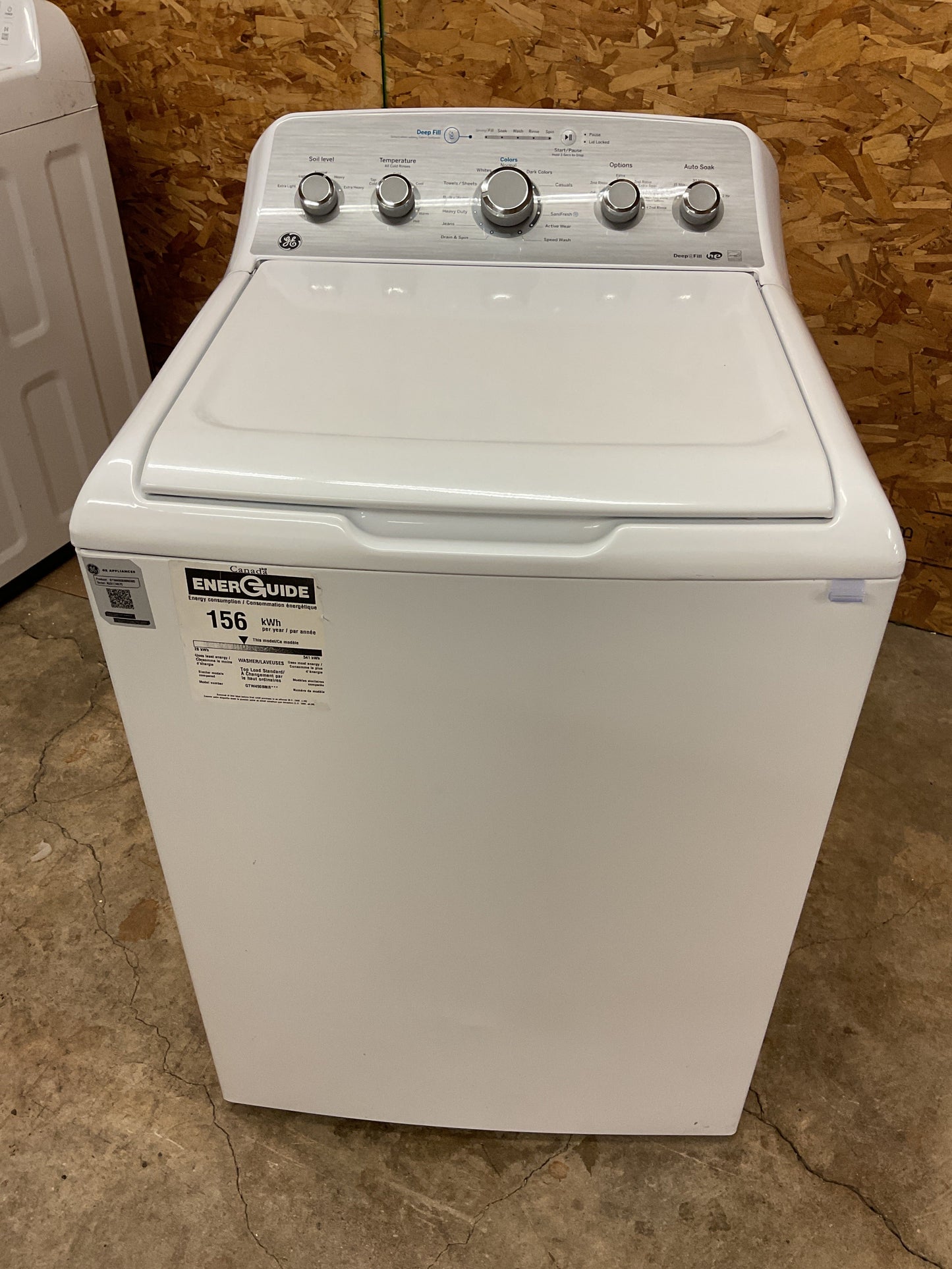 Laveuse à chargement par le haut GE de 4,9 pi³ avec cycle SaniFresh, blanche - GTW490BMRWS