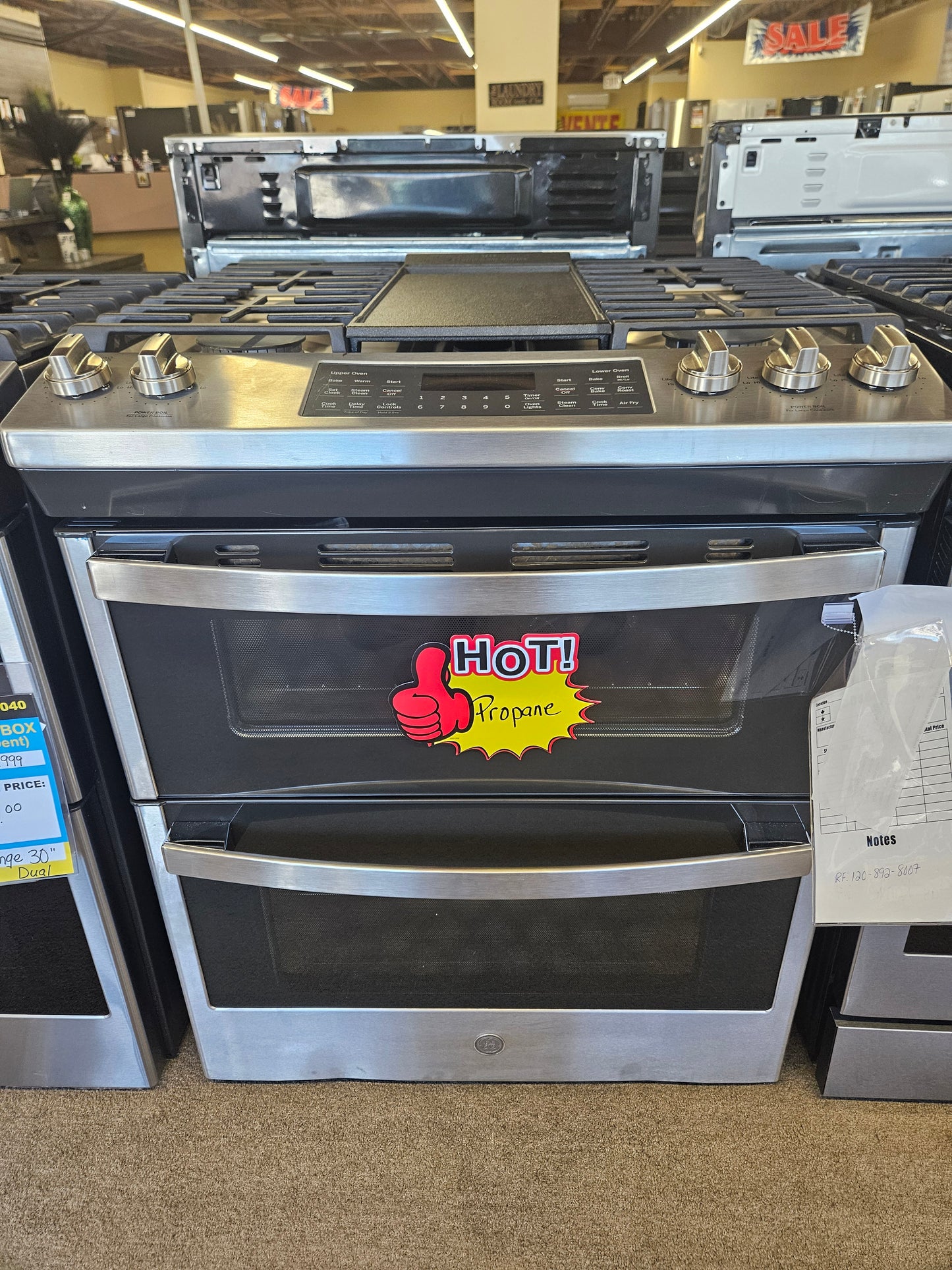 Cuisinière à gaz encastrable GE® 30 po avec four double et friteuse à air sans préchauffage, acier inoxydable - JCGSS86SPSS