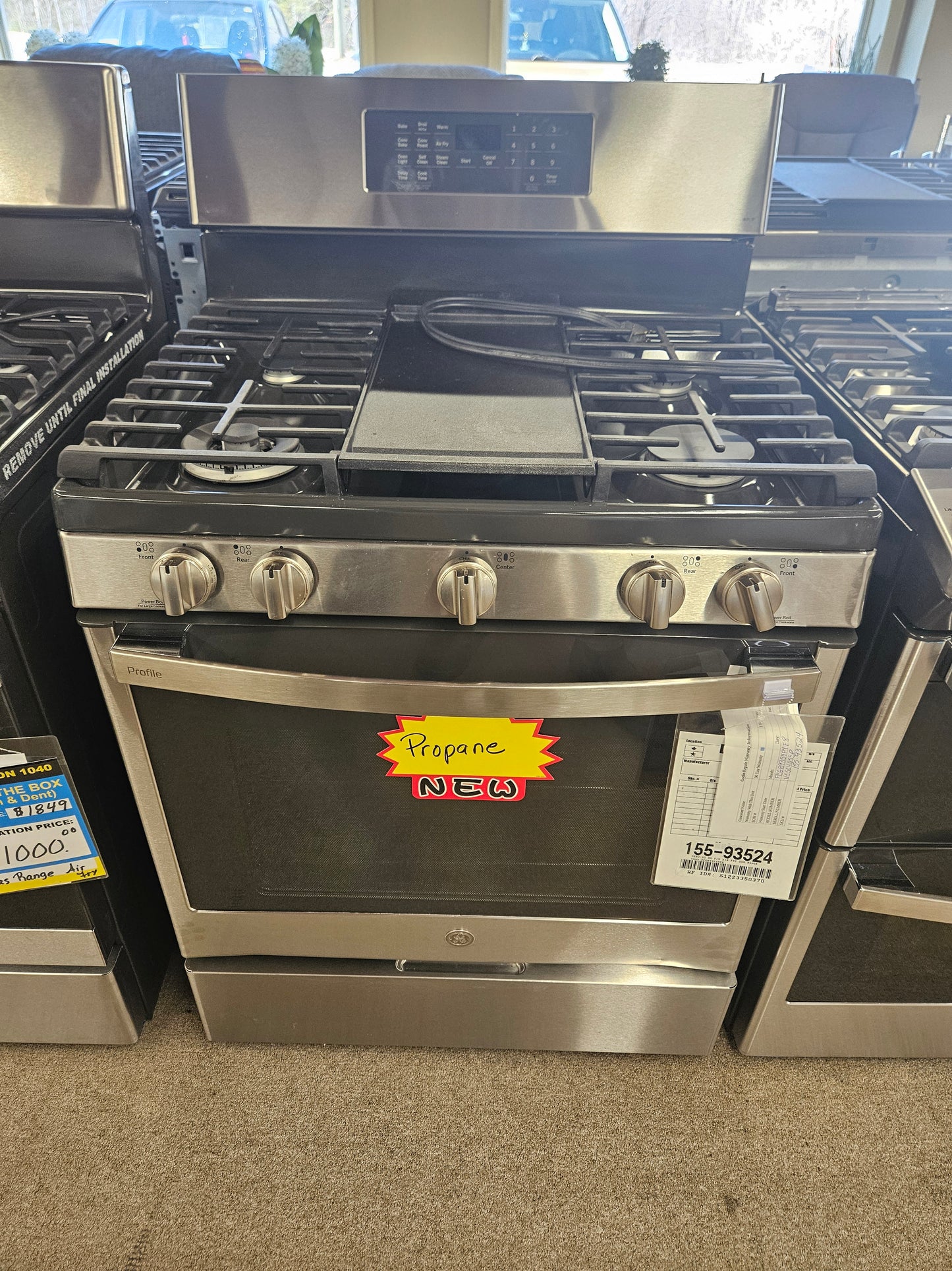 Cuisinière à gaz GE Profile 30 po avec friteuse à air sans préchauffage, acier inoxydable - PCGB935YPFS