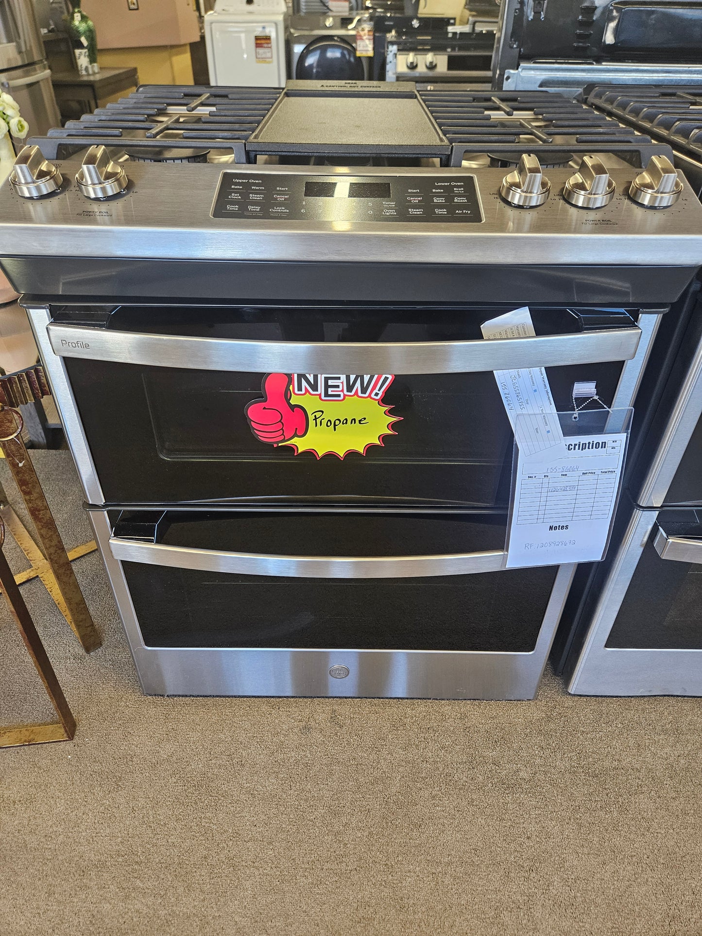 Cuisinière à gaz encastrable GE® 30 po avec four double et friteuse à air sans préchauffage, acier inoxydable - JCGSS86SPSS