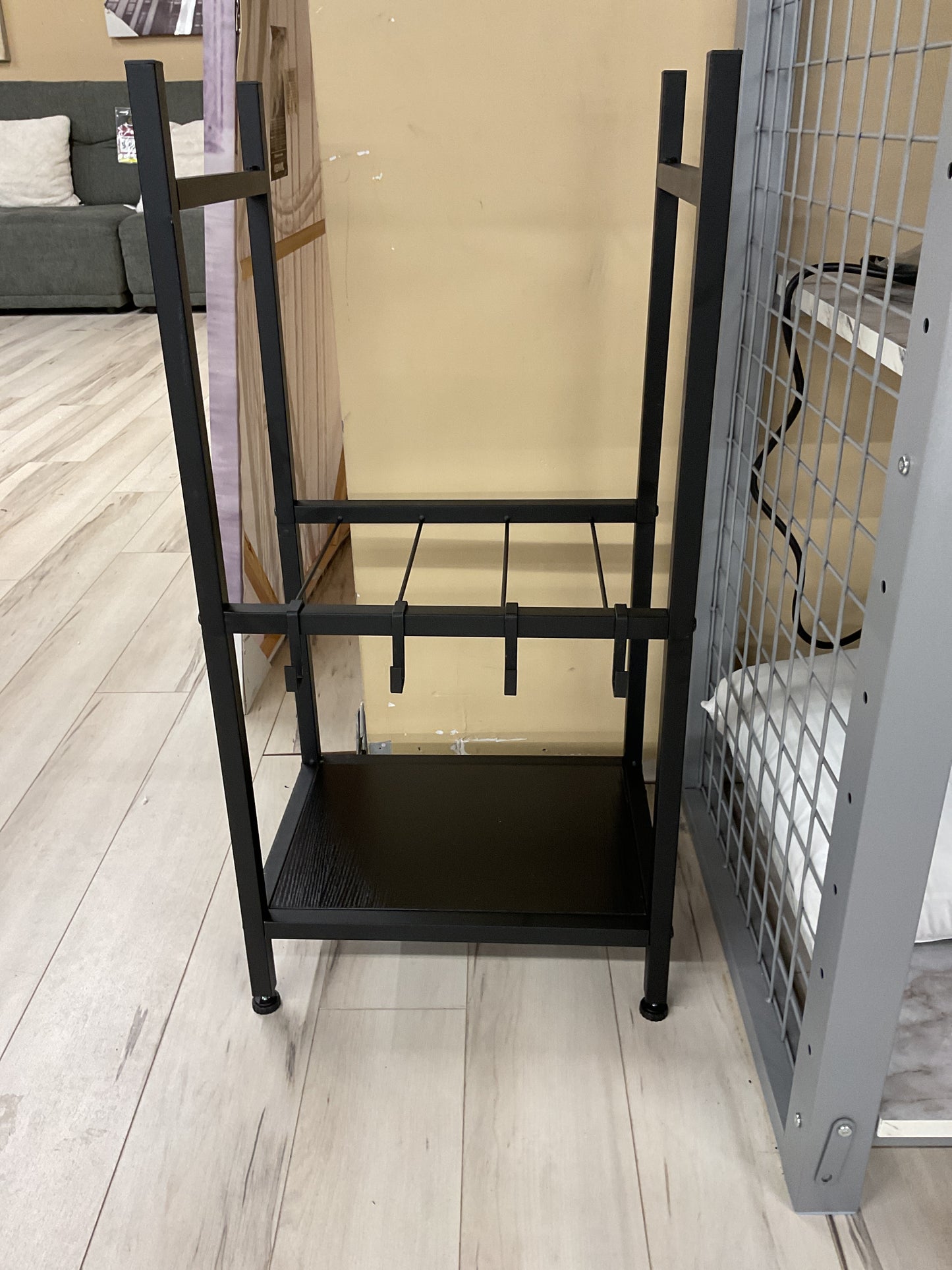 Kyreigh 15.7'' W Metal Log Rack