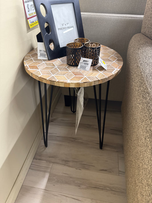 ACCENT TABLE WHITE/LIGHT DROVELETT-A4000527