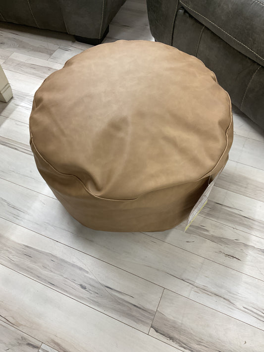 White Sherpa - Ottoman