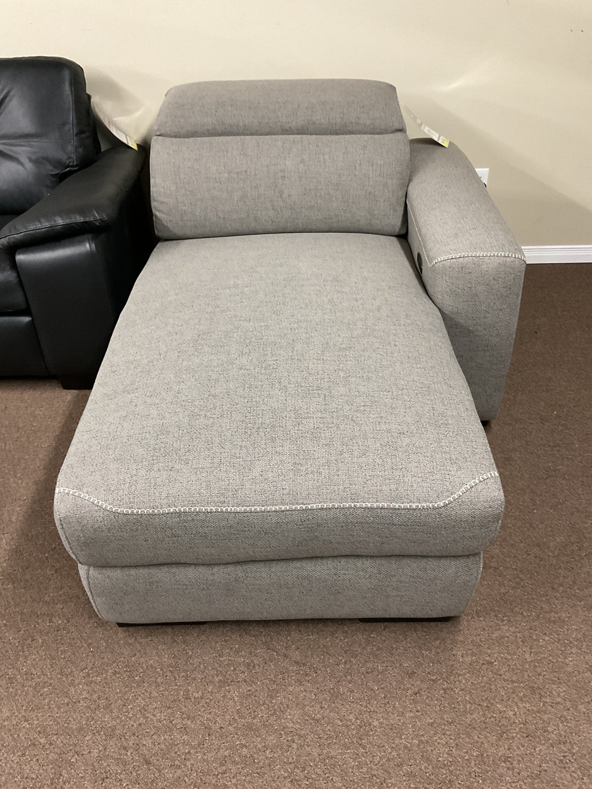rhf chaise grey mabton