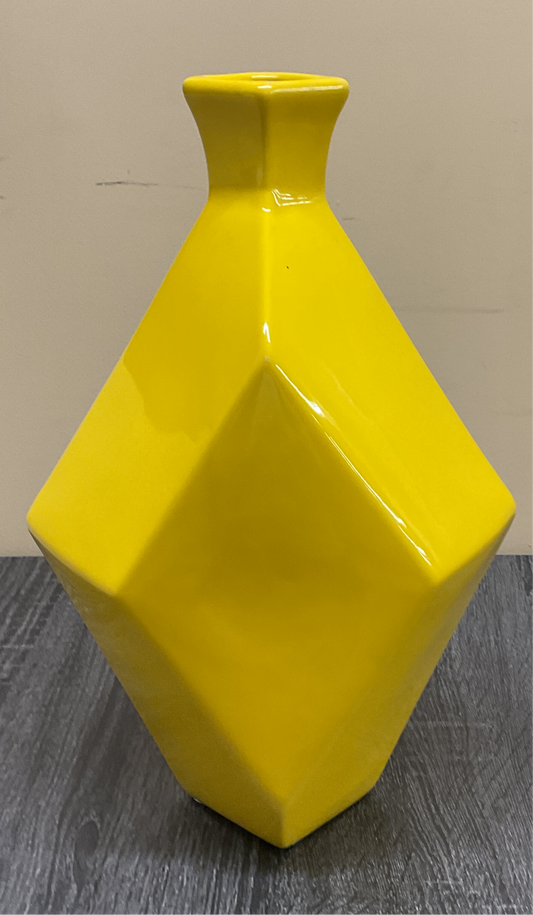 GRAND VASE EN CÉRAMIQUE JAUNE