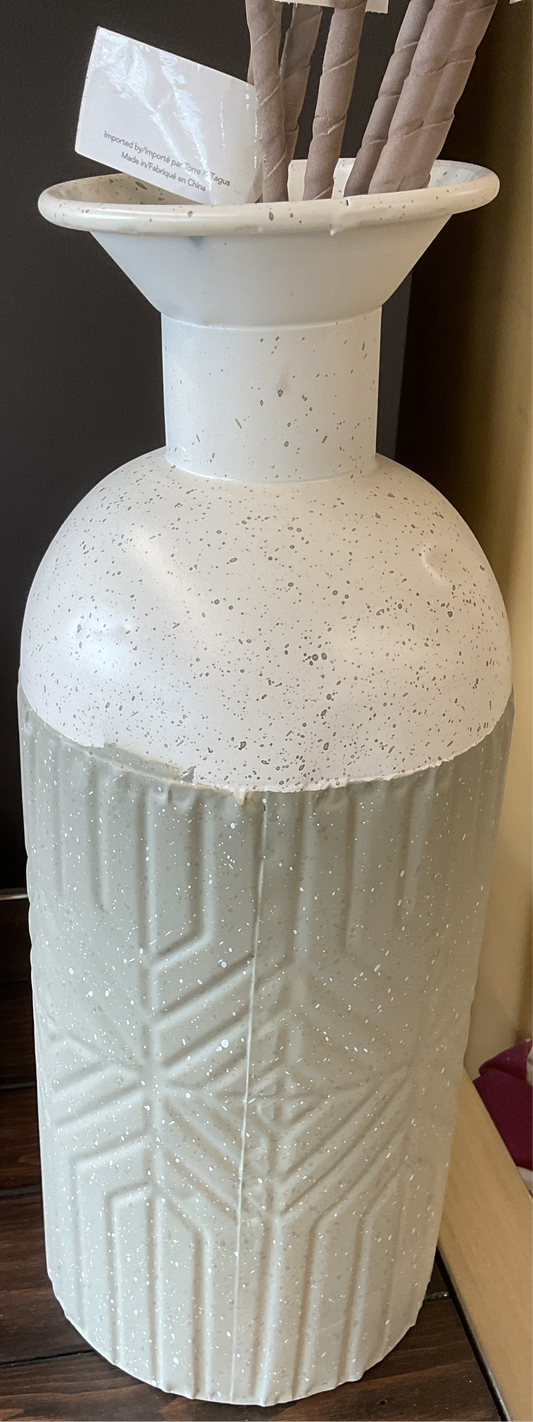 CERAMIC VASE