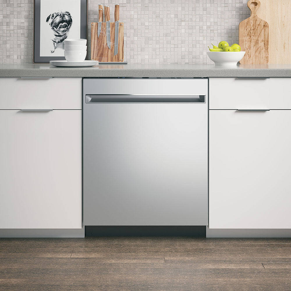 DISHWASHERS-24INCH-STAINLESS-STEEL-GDT225SSLSS-GE-LIFESTYLE.jpg