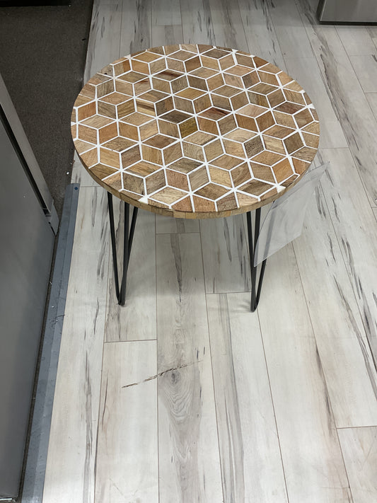 ACCENT TABLE