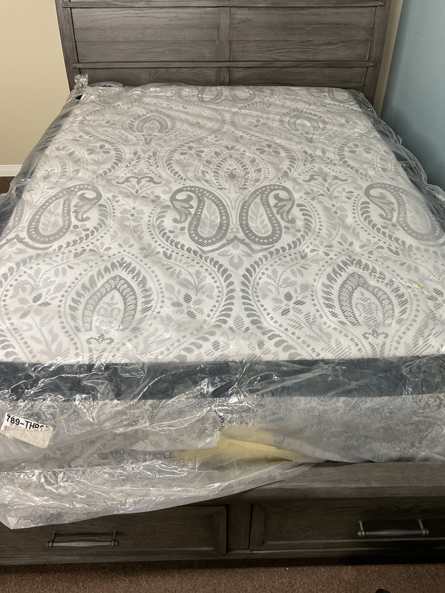 QUENTIN MEDIUM QUEEN MATT