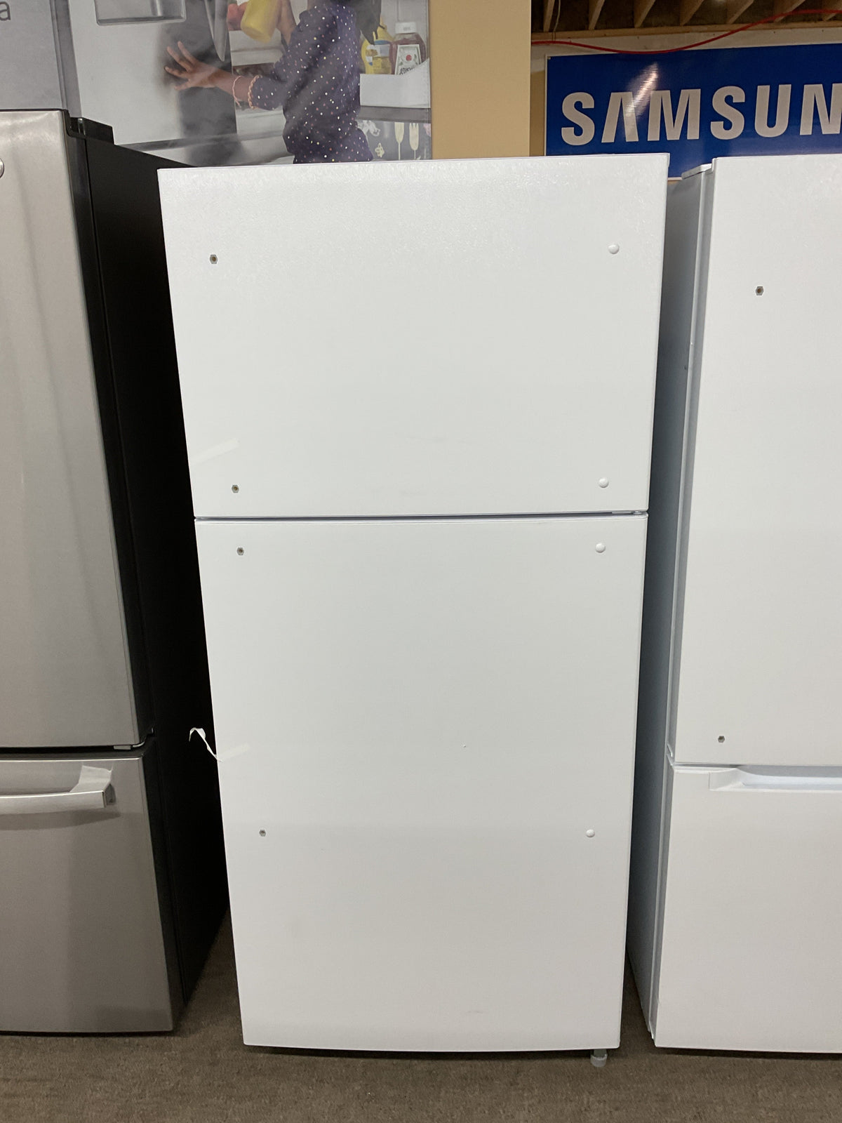 Moffat 18 cu.ft. Top Freezer Refrigerator White - MTE18GTKWW