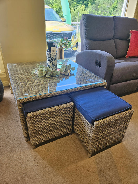 Outdoor Cocktail Table w/ 2x Ottoman's