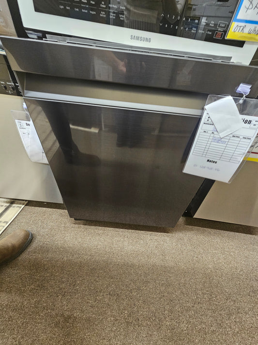 Lave-vaisselle Samsung 24 po à cuve haute, commandes par le haut, en acier inoxydable noir résistant aux traces de doigts, avec déverrouillage automatique, 3e panier, 39 dBA. - DW80R9950UG/AC